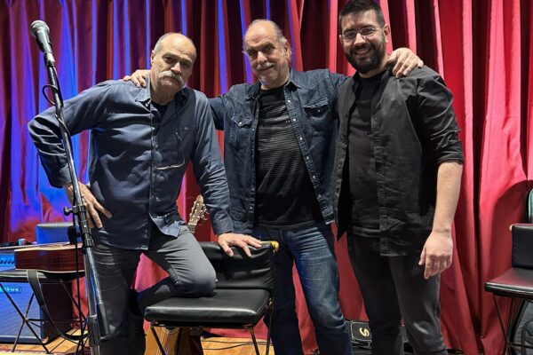 πρατσινακης φωτο 1